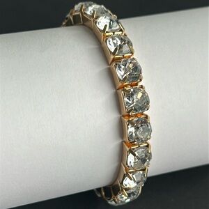 Women’s vintage gold tone‎ crystal bracelet one size stretches
